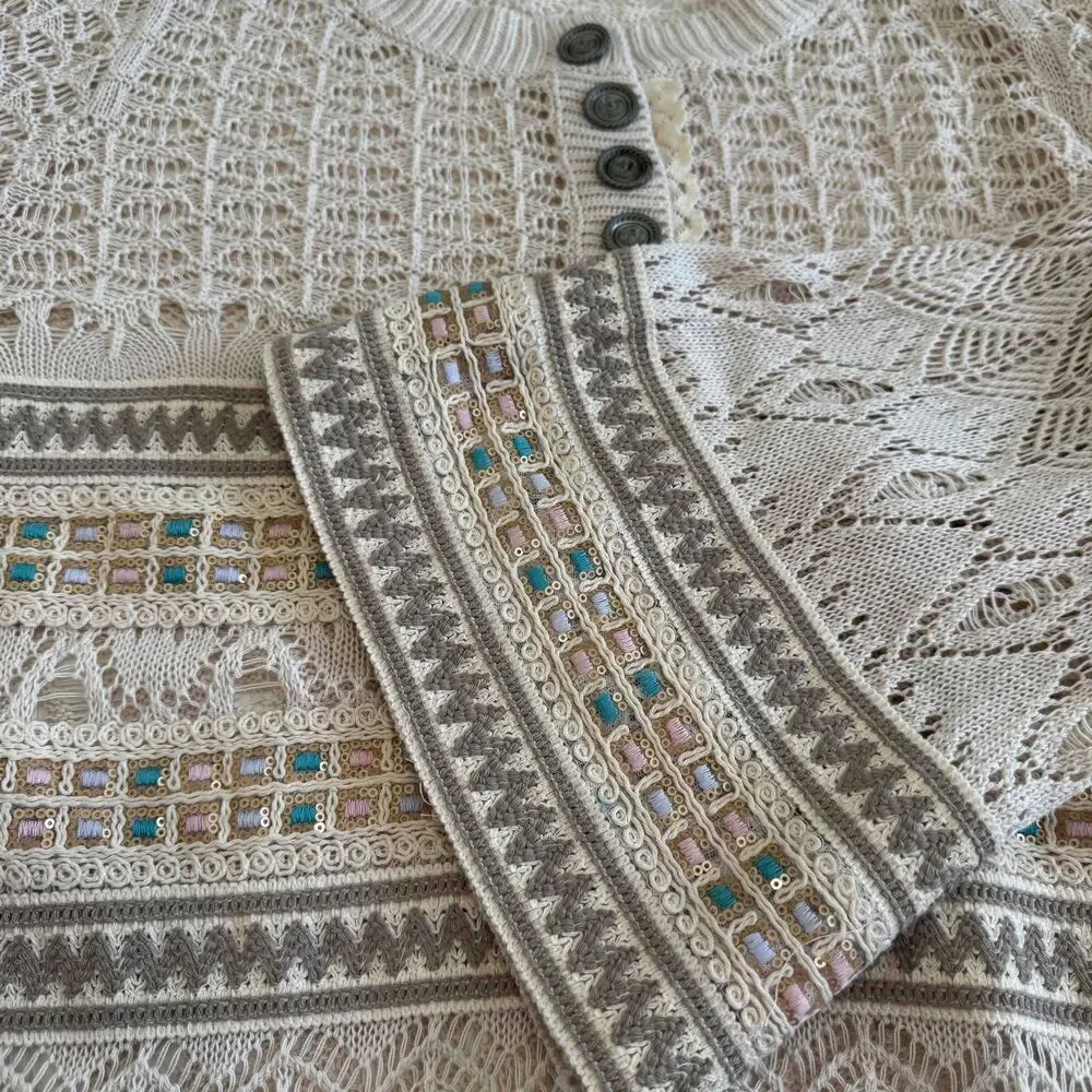 POL Sweater Crocheted Cream‎ Multicolor Embroidered Accents Pullover Size Medium